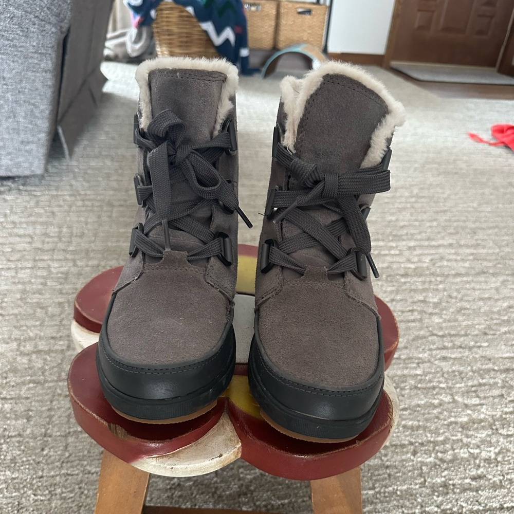 Sorel winter boots size 9.5